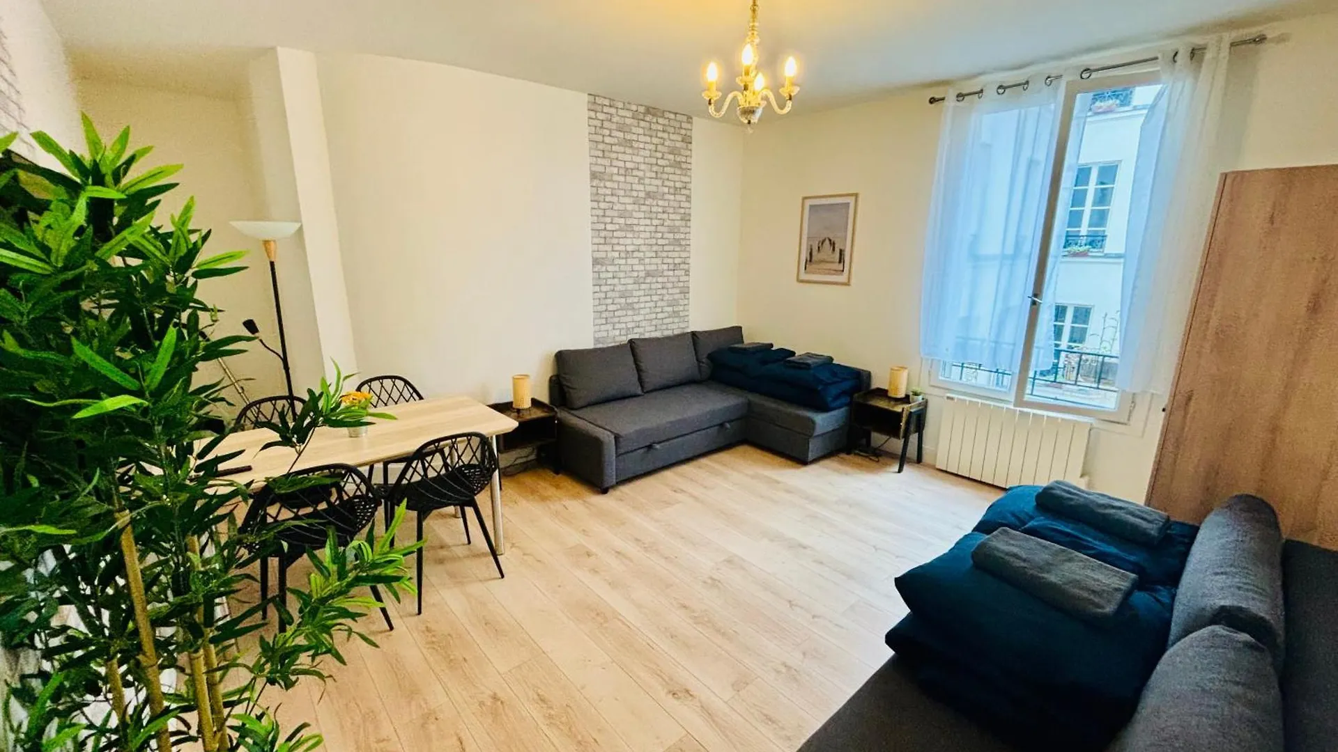 Appartement Rue D'Amsterdam Paris