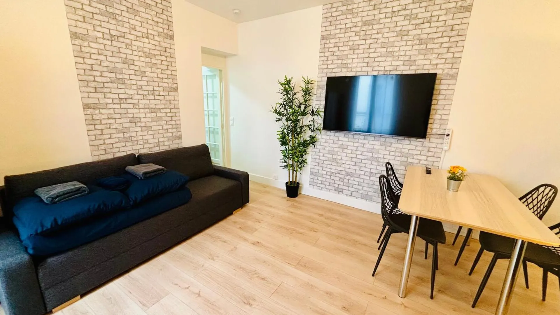 Appartement Rue D'Amsterdam Paris Apartment